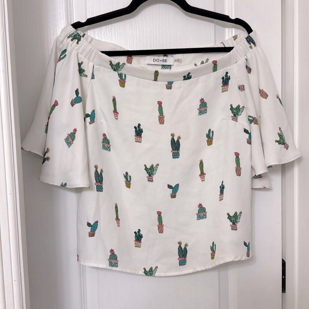 DO+BE cactus plant off the shoulder top size M